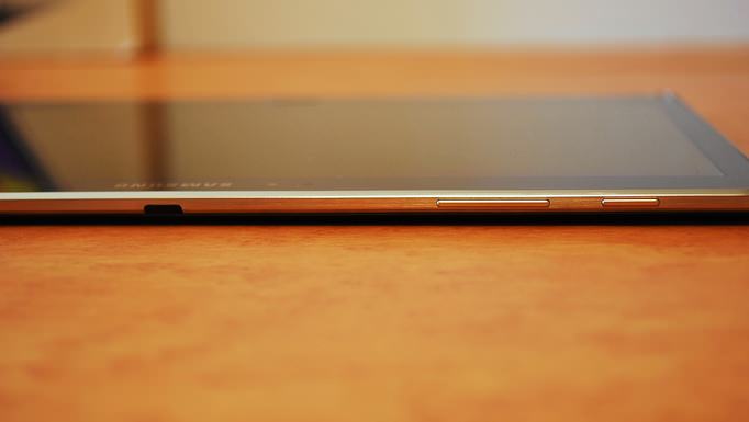 18_20141024_galaxy-tab-s-kaihuu