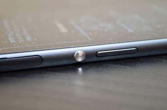 009_20150307_xperiaz3-unbox