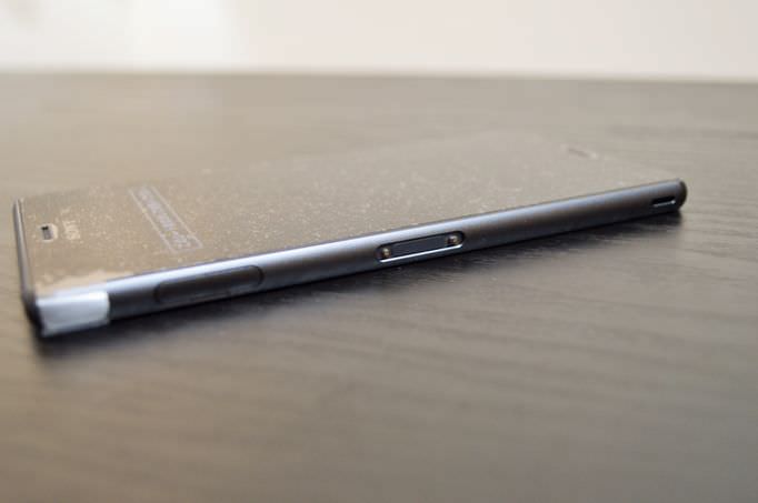 011_20150307_xperiaz3-unbox