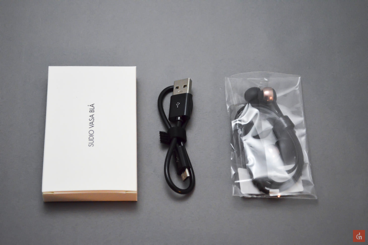 006_20160319_sudio-VASA-BLÅ-Rose-Gold-Black