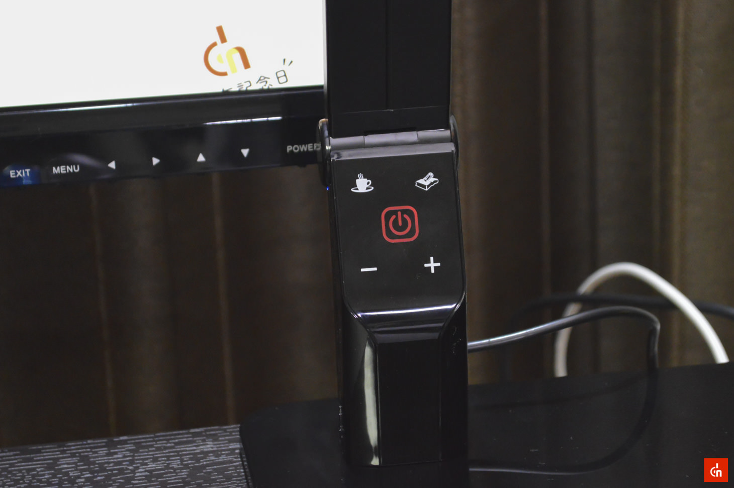 016_20160522_omaker-led-table-lamp