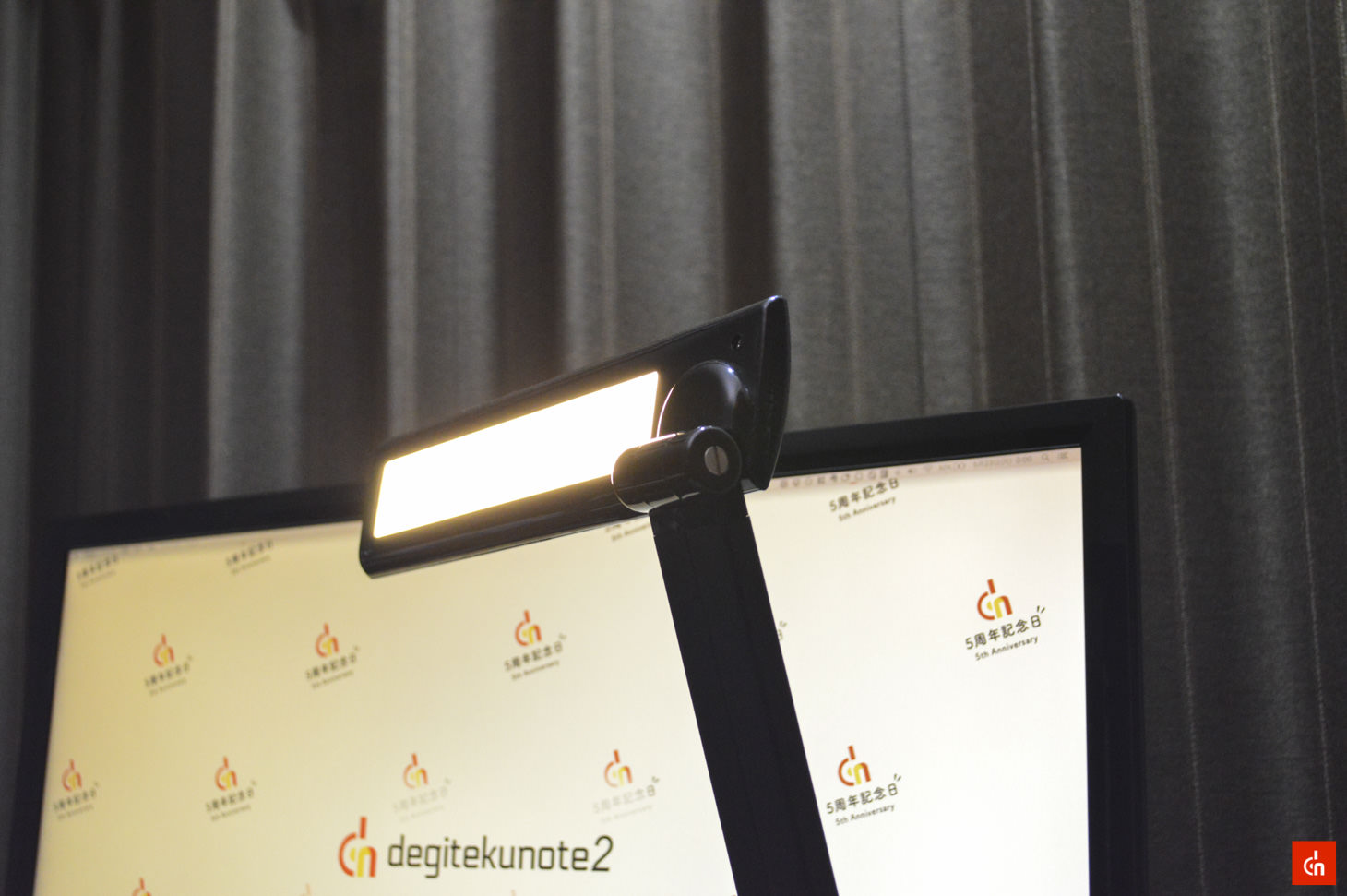 024_20160523_omaker-led-table-lamp