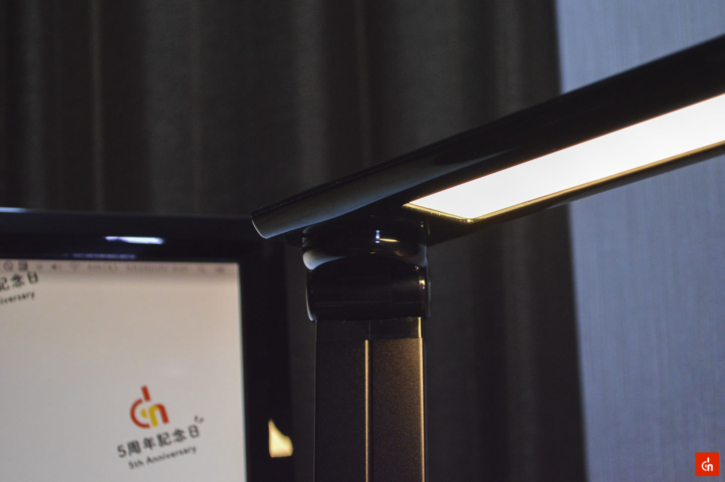 026_20160523_omaker-led-table-lamp