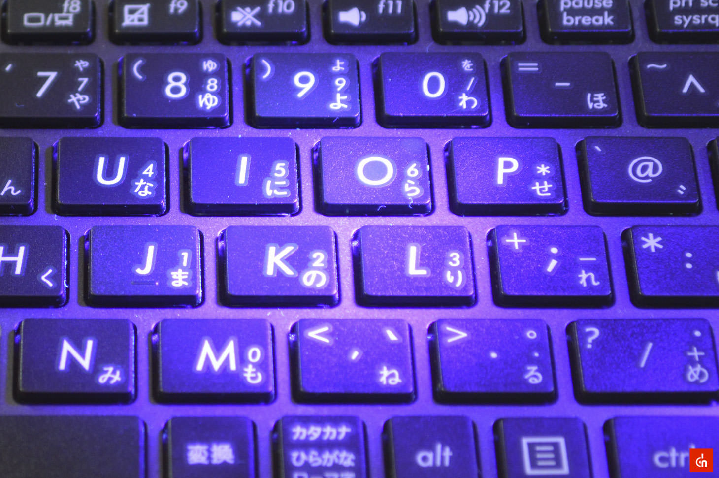 028_20160709_black-light