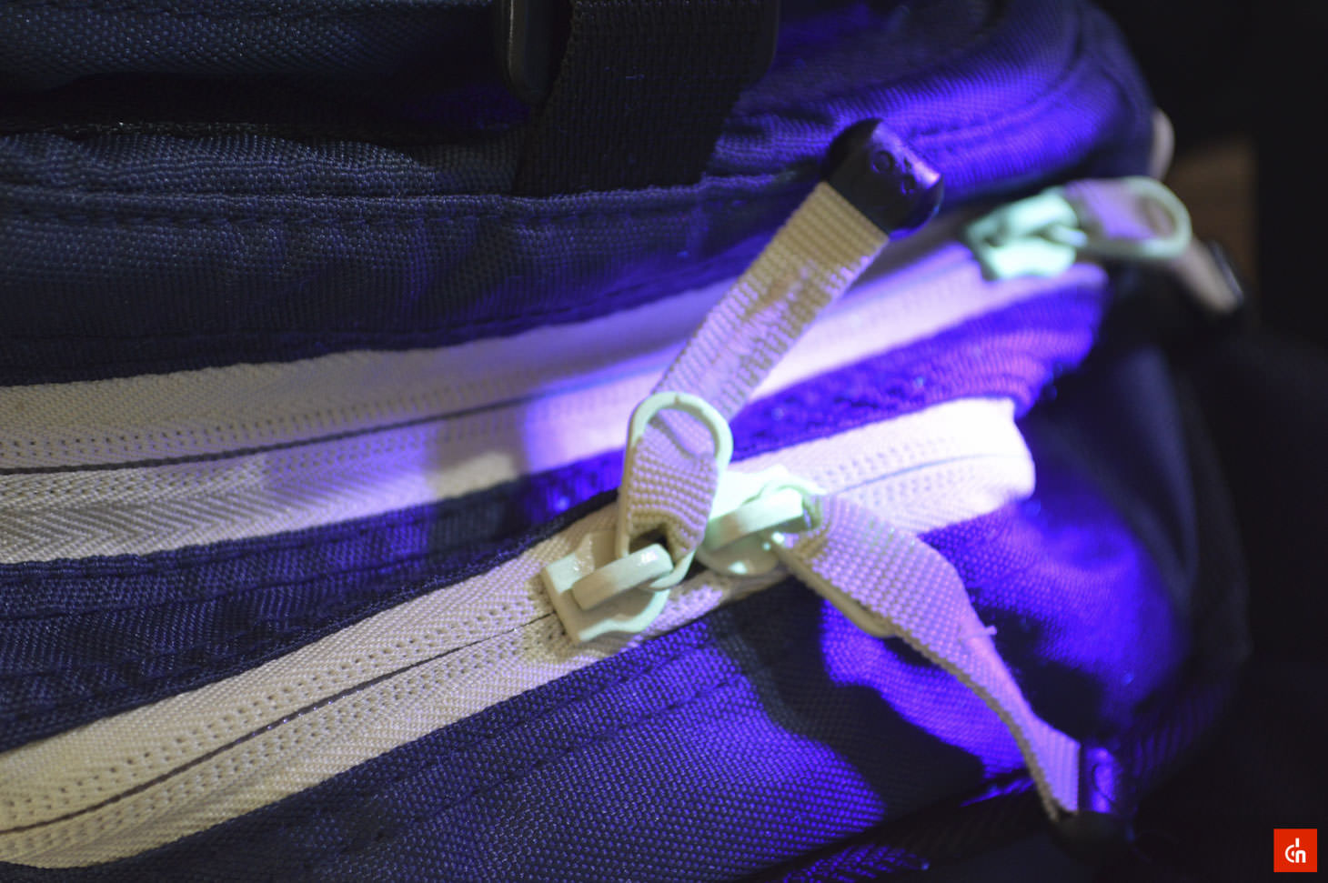 031_20160709_black-light